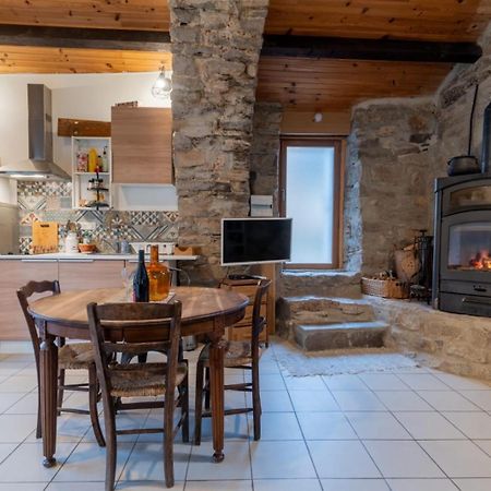 Petite Maison Pleine Nature La Bastide-Pradines Exterior foto